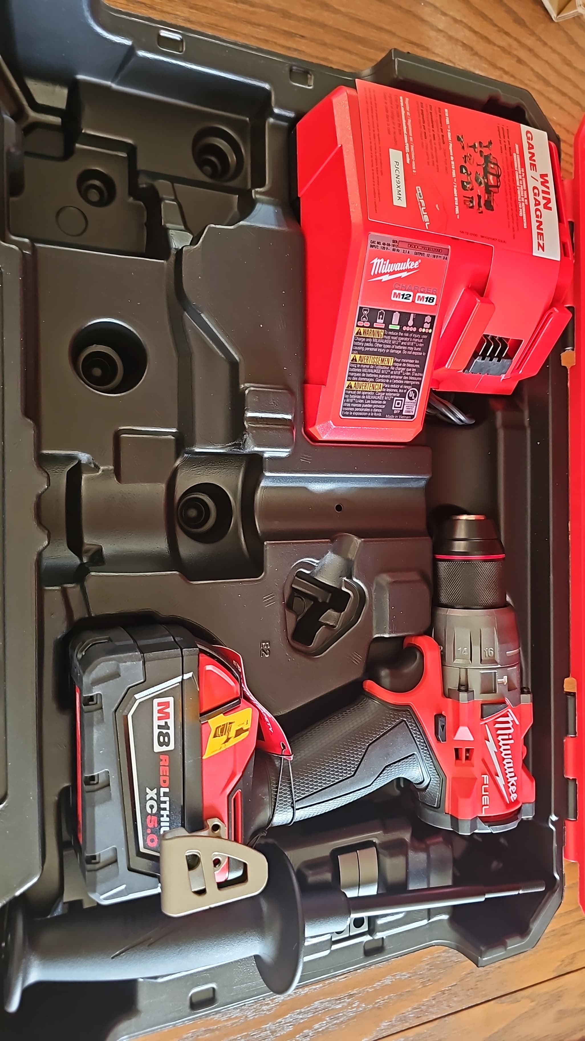 Milwaukee Hammer drill driver w battery/charger